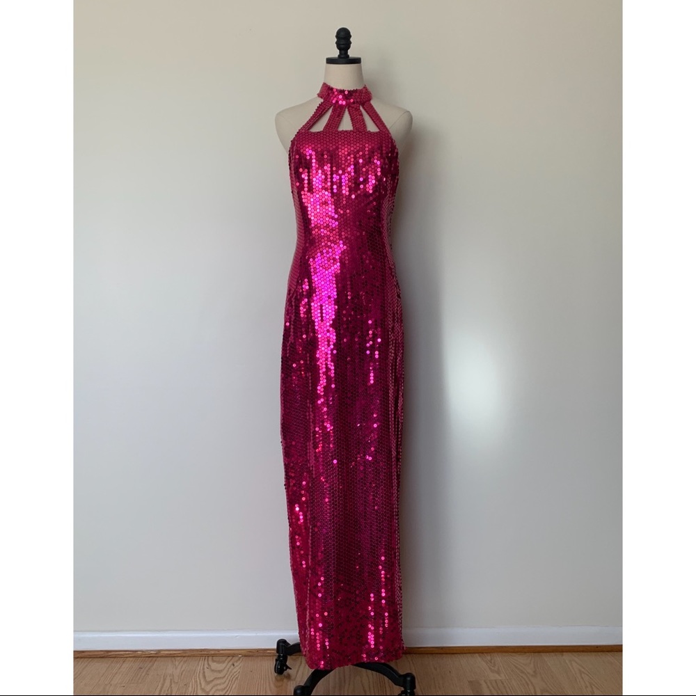 Fuchsia Sequined Body Hugging Gown